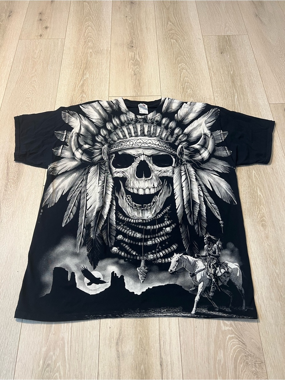Fruit of the Loom Black T‑Shirt with White Skull & Feather Headdress Graphic